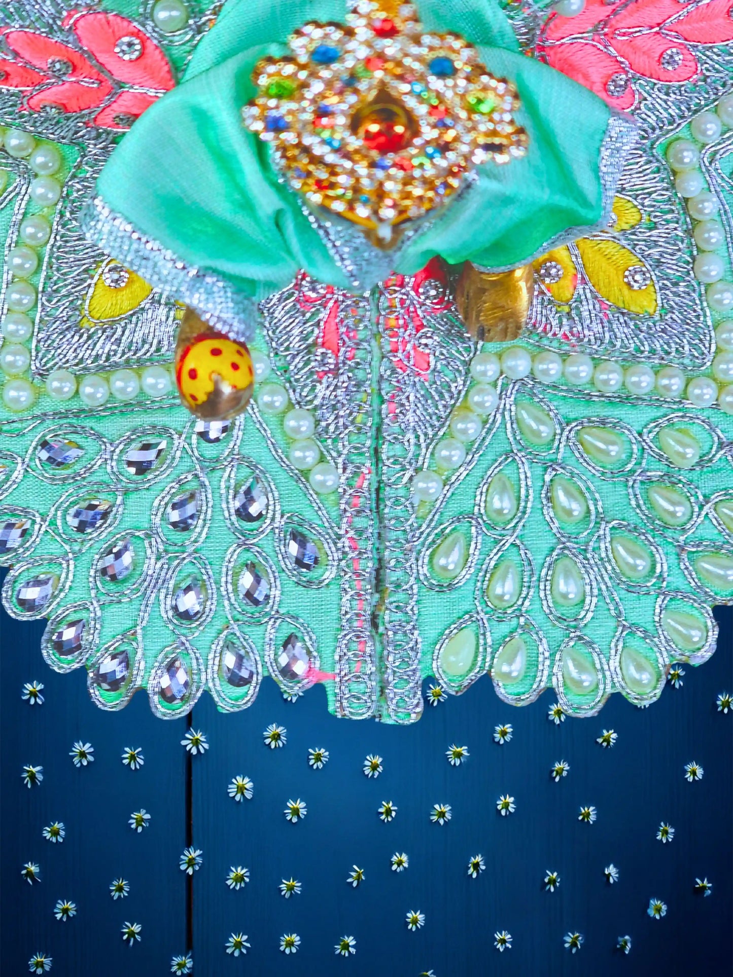 pearl green laddu gopal kanha thakur ji Poshak