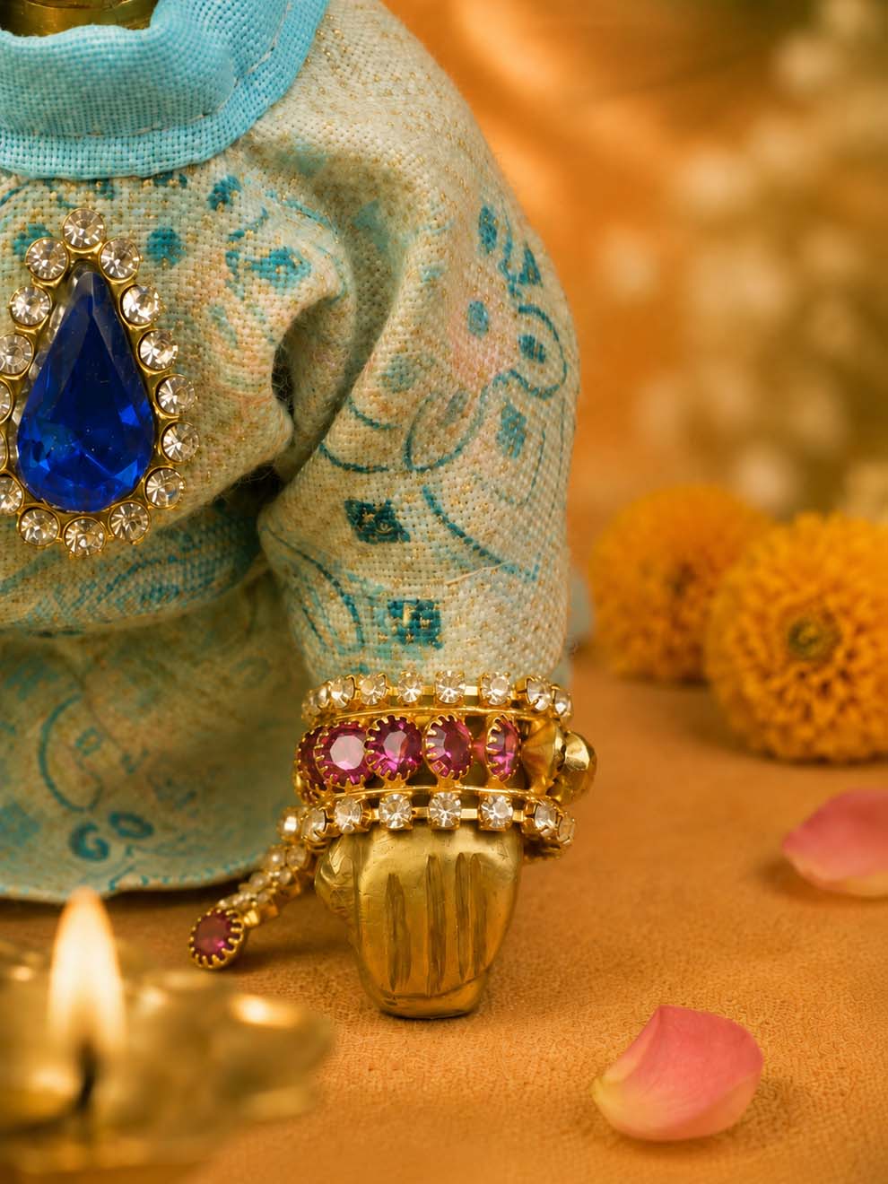 Manibandh Kangan p Laddu Gopal Dresses Online in India Winter Dress for Poshak Thakurji Kanha Ji Accessories Dhoti Kurta Set Pajama Aasan Janmashtami Special Summer Shringar Fancy Jacket Premium Festival Bistar Combo om poshak kanha thakurji bal lala lalla ladoo