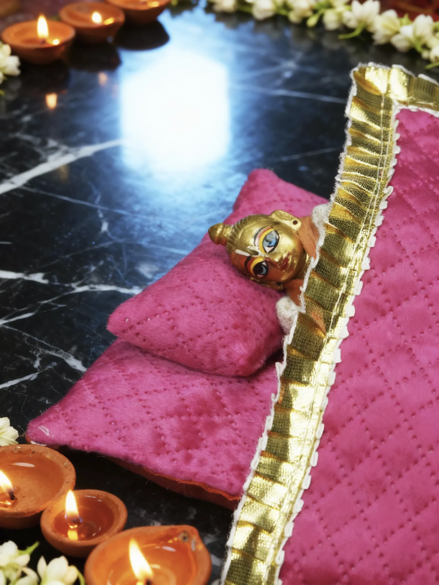 Thakurji Divya Nidra Bistar Set For Laddu goal ji bistar Thakur ji Pillow,mattress and blanket set  om poshak mathura online best